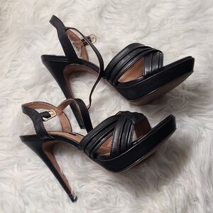 BCBGMAXAZRIA SANDALS SIZE 8.5
